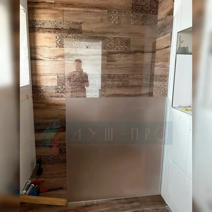 Fixed panel