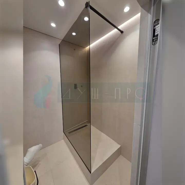 Fixed panel