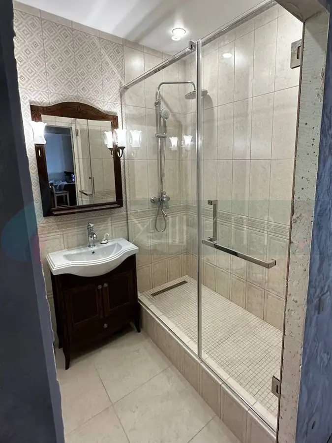 Alcove · hinged